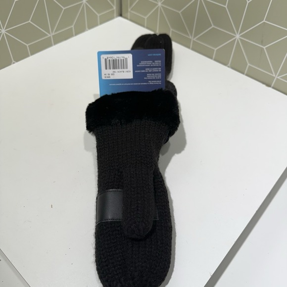 V-KE black women's smart touch mitten‎ A526K1 isotoner $38.00 retail - Picture 2 of 4